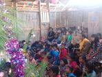 jemaat-sapang-klasis-nanggala-karre-menggelar-ibadah-perayaan-natal-di-gereja-cabang-buntu-malabi_20171225_090122.jpg