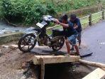 jembatan-patah-152222.jpg