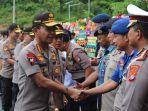 jenderal-polisi-idham-azis-disambut-di-bandara.jpg