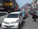 jl-sulawesi-terpantau-padat-merayap_20160208_144831.jpg