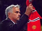 jose-mourinho-dipecat-mu.jpg