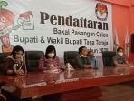 jumpa-pers-kpu-tana-toraja-terkait-jadwal-pendaftaran-paslon-kamis-392020.jpg