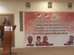 kadispora-sulsel-sri-endang-sukarsih-saat-berada-di-atas-mimbar.jpg