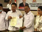 kalatiku-paembonan-saat-menerima-formulir-model-b1-kwk-dukungan-partai-gerindra.jpg