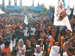 kampanye-calon-bupati-sidrap-fatmawati-rusdi-abdul-majid-fatma-di-lapangan-andi-cammi_20180506_191625.jpg