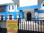 kantor-dinas-perpustakaan-dan-kearsipan-kabupaten-sinjai-ditutup-sementara.jpg