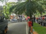 kantor-kpud-parepare-dipadati-ratusan-relawan-taufan-pawe-pangerang-rahim_20180525_140100.jpg