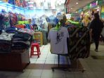 kaos-cowok-di-indra-collection-mtc-karebosi-mulai-rp-50-ribu_20180511_183713.jpg