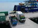 kapal-kemanusiaan-berlabuh-di-palu-untuk-kedua-kalinya_20181024_175401.jpg<pf>kapal-kemanusiaan-berlabuh-di-palu-untuk-kedua-kalinya_20181024_175423.jpg<pf>kapal-kemanusiaan-berlabuh-di-palu-untuk-kedua-kalinya_20181024_175441.jpg