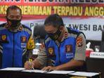 kapolda-sulbar-tanda-tangani-berita-acara-sidang-kelulusan-bintara-polri.jpg