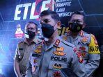 kapolda-sulsel-irjen-pol-merdisyam-didampingi-walikota-makassar-moh-ramdhan-pomanto-2332021.jpg