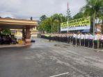 kapolres-akbp-julianto-p-sirait-saat-membacakan-amanat-kapolda-sulsel.jpg