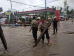 kapolres-kepulauan-selayar-akbp-taovik-ibnu-subarkah-memantau-lokasi-banjir.jpg
