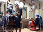 karyawan-barbershop-nine-2-nine_20180801_153931.jpg