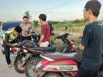 kasat-lantas-polres-wajo-akp-muhammad-yusuf-yang-memimpin-langsung-operasi-balap-liar.jpg
