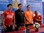 keakraban-pelatih-dan-pemain-psm-makassar-serta-persija-jakarta.jpg