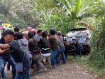 kecelakaan-lalulintas-terjadi-di-km-3-kelurahan-puserren-kecamatan-enrekang.jpg