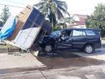 kecelakaan-mobil-ketua-bawaslu-sulsel_20180605_205227.jpg