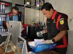 kejari-menggeledah-kantor-KONI-Makassar-Senin-14102024-sore.jpg