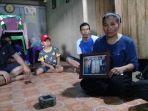 keluarga-agus-korban-penembakan-opm.jpg