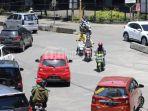 kendaraan-roda-dua-melawan-arus-di-pertigaan-jalan-adhyaksa-dan-boulevard-makassar-1.jpg<pf>kendaraan-roda-dua-melawan-arus-di-pertigaan-jalan-adhyaksa-dan-boulevard-makassar-2.jpg<pf>kendaraan-roda-dua-melawan-arus-di-pertigaan-jalan-adhyaksa-dan-boulevard-makassar-3.jpg