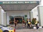 kerja-bakti-polisi_20170616_094146.jpg
