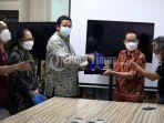 ketua-dewan-kehormatan-penyelenggara-pemilu-prof-muhammad-ke-kantor-tribun-timur-1.jpg<pf>ketua-dewan-kehormatan-penyelenggara-pemilu-prof-muhammad-kunjungan-ke-kantor-tribun.jpg<pf>ketua-dewan-kehormatan-penyelenggara-pemilu-prof-muhammad-kunjungan-ke-kantor-tribun-2.jpg<pf>ketua-dewan-kehormatan-penyelenggara-pemilu-prof-muhammad-kunjungan-ke-kantor-tribun-5.jpg