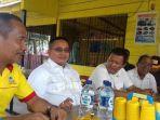 ketua-dpd-ii-partai-golkar-luwu-utara-muhammad-fauzi-kedua-dari-kiri.jpg