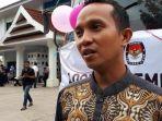 ketua-kpu-maros-syamsu-rizal-saat-pemilu.jpg