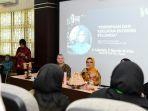 ketua-pkk-sulsel-lies-f-nurdin-jadi-narasumber-di-lkk-kohati-hmi-makassar.jpg