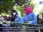 ketua-tim-penggerak-pkk-sulsel-lies-f-nurdin-meresmikan-taman-bermain-firdaus-pinrang2.jpg