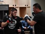 khabib-menang-atas-mcgregor-dan-kerusuhan-terjadi_20181007_132453.jpg