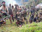Warga Kampung Bersatu Usir Gerombolan KKB Papua dengan Busur & Panah