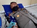 kompol-nur-ichsan-saat-melakukan-aksi-donor.jpg