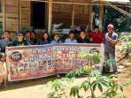 komunitas-aku-anak-toraja-serahkan-bantuan-sembako.jpg