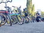 komunitas-sepeda-di-makassar-yang-tergabung-dalam-gerakan-bike-to-work-b2w-472020.jpg