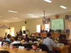 konsolidasi-eksekutif-legislatif-di-ruang-banggar-dprd-luwu-timur_20171207_150716.jpg