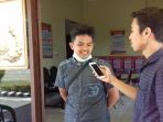 koordinator-aliansi-mahasiswa-dan-pemuda-anti-korupsi-ampak-enrekang-iswaldi_20180831_150451.jpg