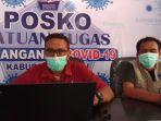 koordinator-satuan-tugas-penanganan-covid-19-kabupaten-barru-darwis-kemeja-merahn.jpg
