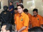kriss-hatta-ditahan-lagi-kali-ini-kasus-anthony-hillenaar.jpg