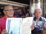 kuasa-hukum-kasman-yusuf-gunco-memperlihatkan-bukti-ijazah-palsu-caleg-dprd-enrekang3.jpg