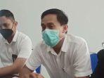 kuasa-hukum-terlapor-agus-melas-tengah-saat-melayani-wawancara-sejumlah-awak-media.jpg