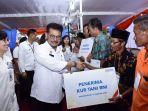 kunjungi-petani-karanganyar-mentan-syl-serahkan-kur-untuk-teknologi-40.jpg