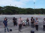 lagu-salam-presisi-oleh-personel-polsek-panakkukang.jpg