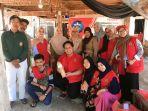 mahasiswa-kkn-unhas-mengenalkan-produk-pupuk-organik-cair.jpg