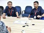 manager-marketing-alfamidi-cabang-makassar-bachry-baharudin-kiri-saat-bertandang-ke-tribun-timur.jpg