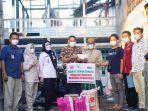 manajemen-pt-semen-tonasa-salurkan-bantuan-kepada-warga-korban-kebakaran-di-kampung-laikang.jpg