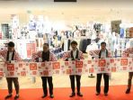 manajemen-uniqlo-indonesia-melakukan-seremoni-peresmian-outlet_20180525_120016.jpg