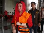 mantan-bupati-klaten-sri-hartini_20170908_074130.jpg