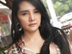 mantan-model-sulap-deddy-courbuzier-dan-bintang-sinetron-cantik-shinta-bebi_20171108_132424.jpg